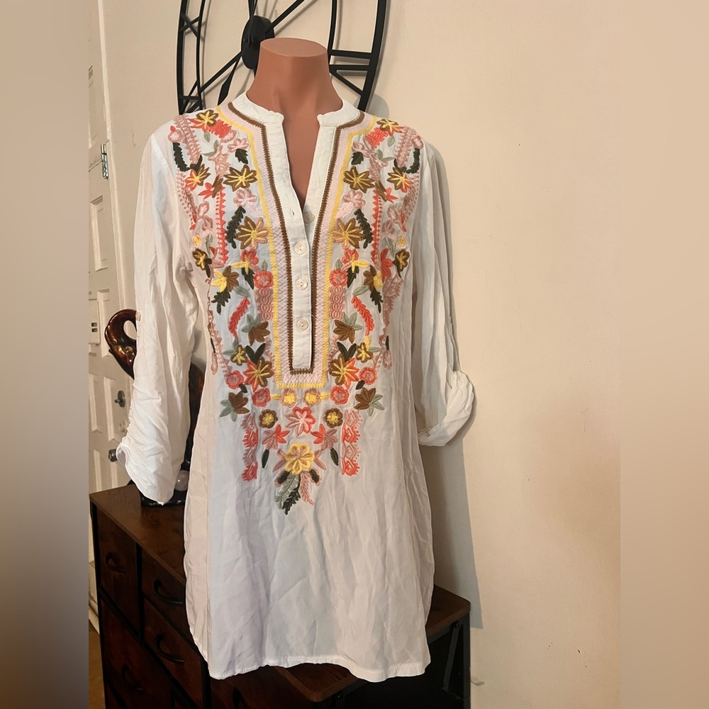 Solitaire White Tunic with Colorful Floral Embroidery